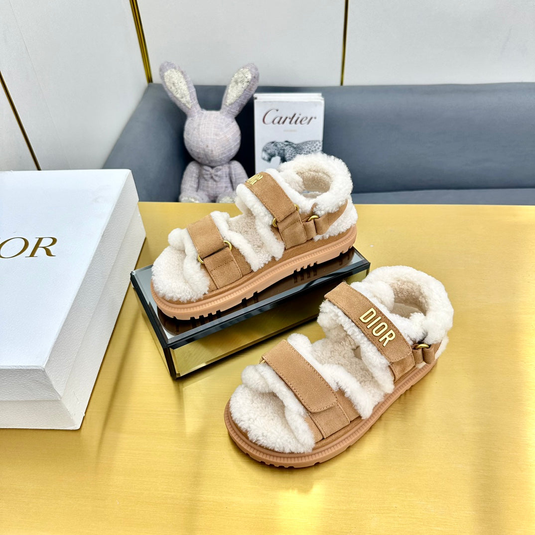 Dioract Sandal In Brown Suede And Wool Fleece Lining 111048