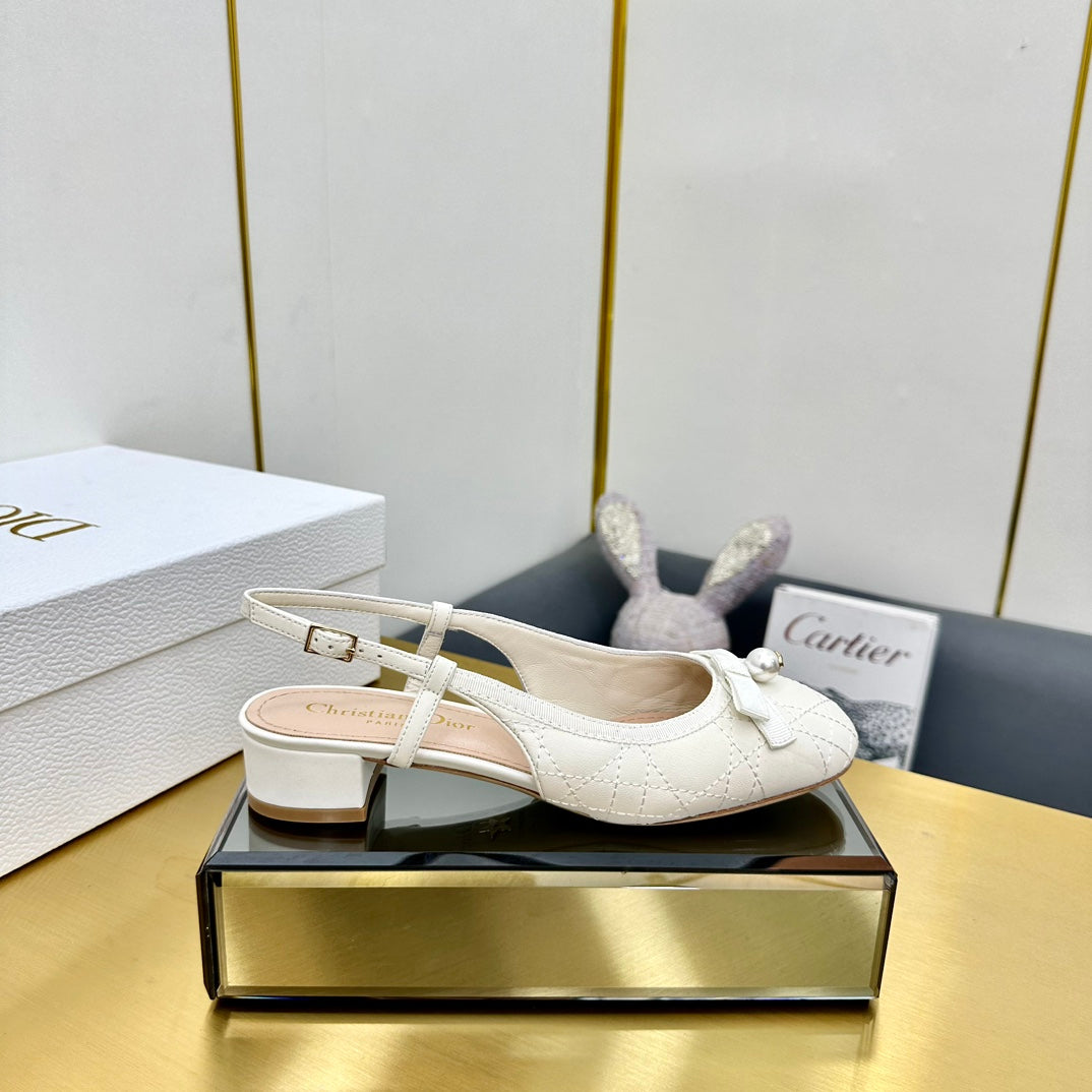 CD Ballet Slingback Pump 35MM In White Quilted Calfskin 111037