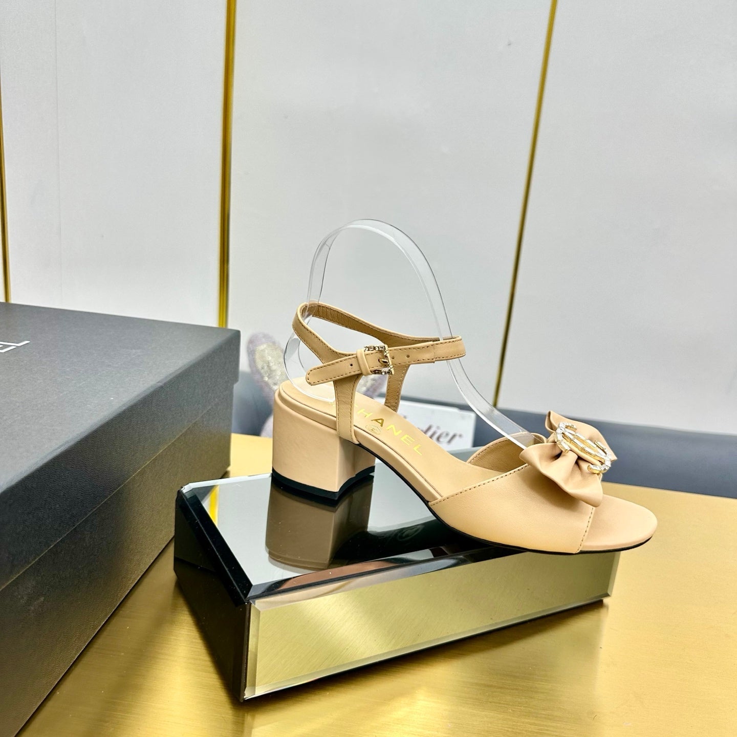 cc 25 bow sandal 50mm beige sheepskin 238486