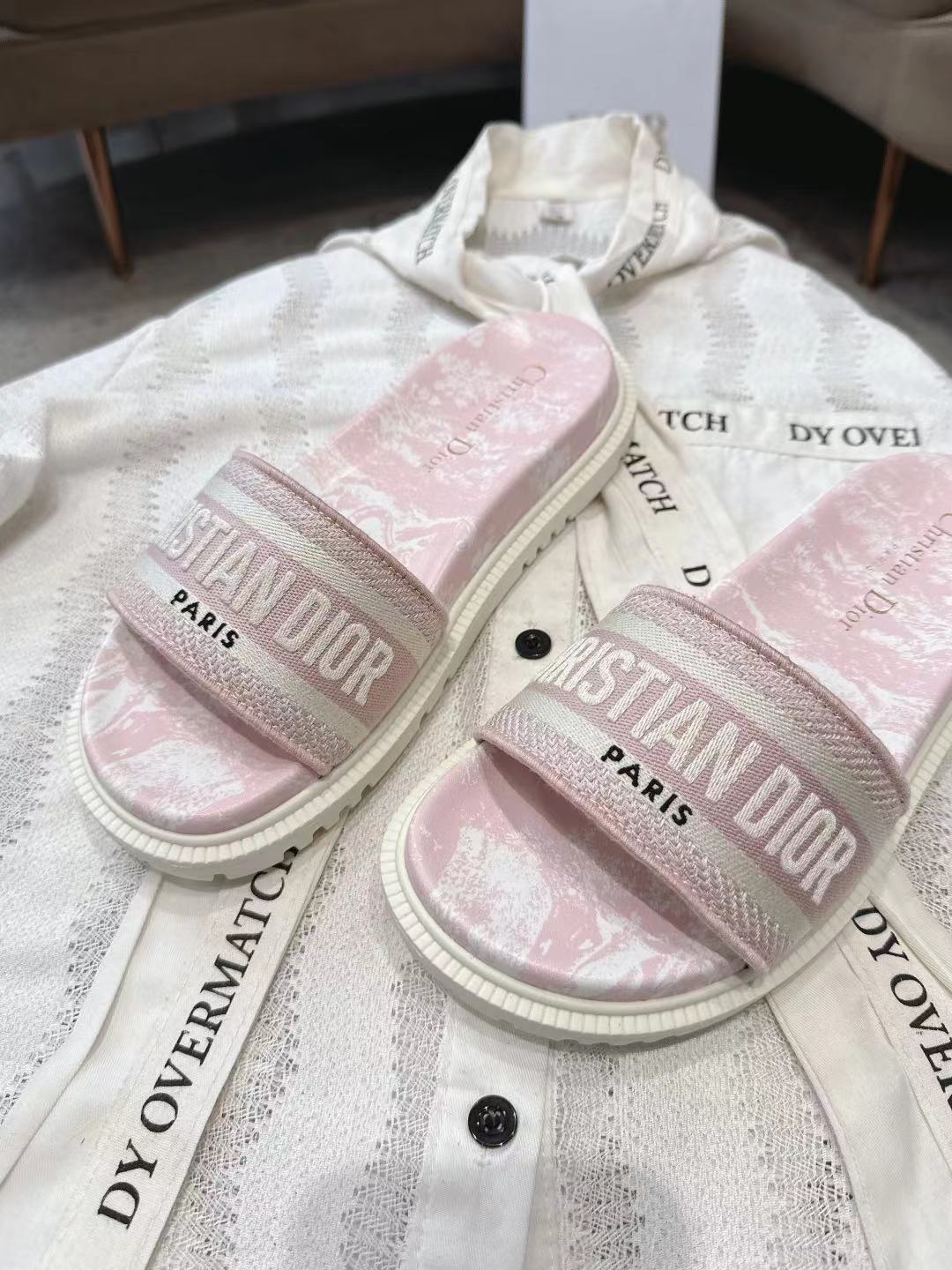 CD 26s Platform Sandals Light Pink White Leather Fabric 944466