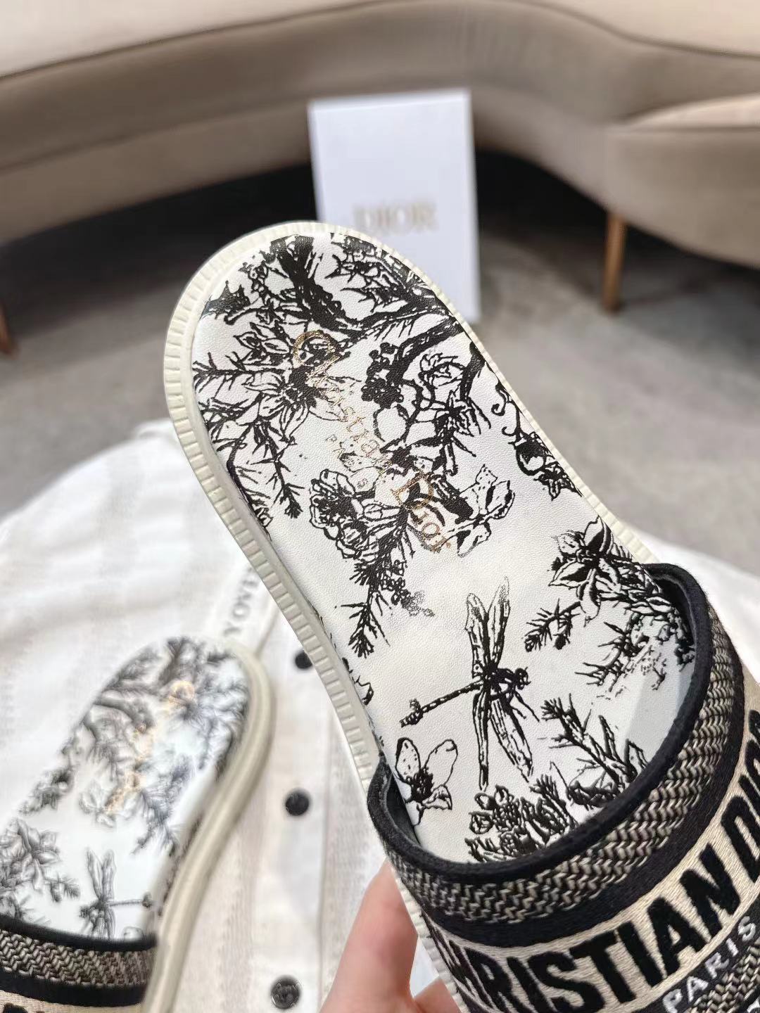 CD 26s Platform Sandals Black White Leather Fabric 944456