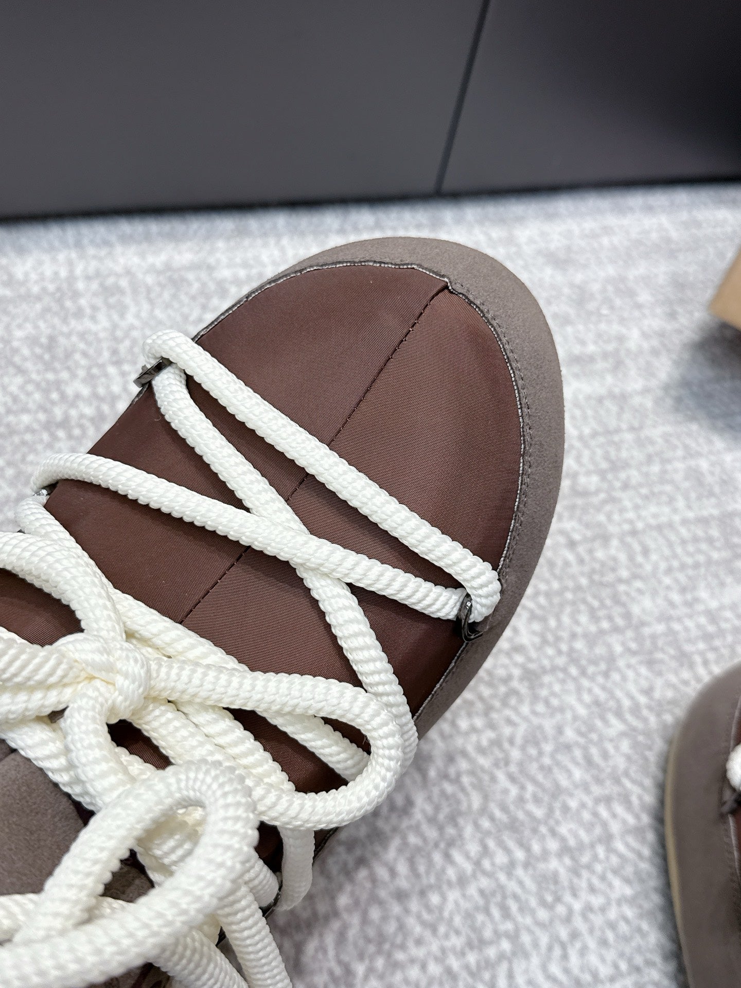 Moon Snow Fall Winter Boots Taupe Brown Wool Nylon Lining 515584