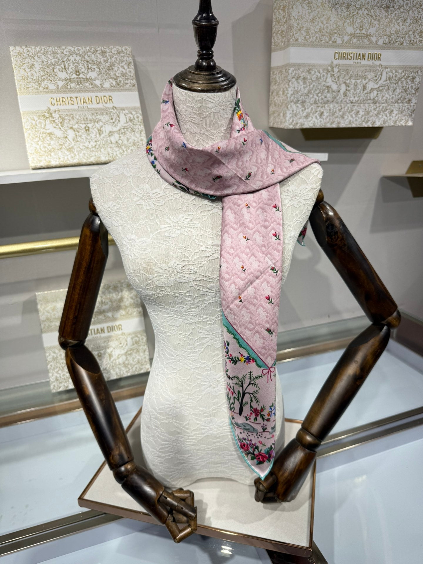 CD Dioramour Revolution Flowers 90 Scarf Light Pink Colorful Silk Twill