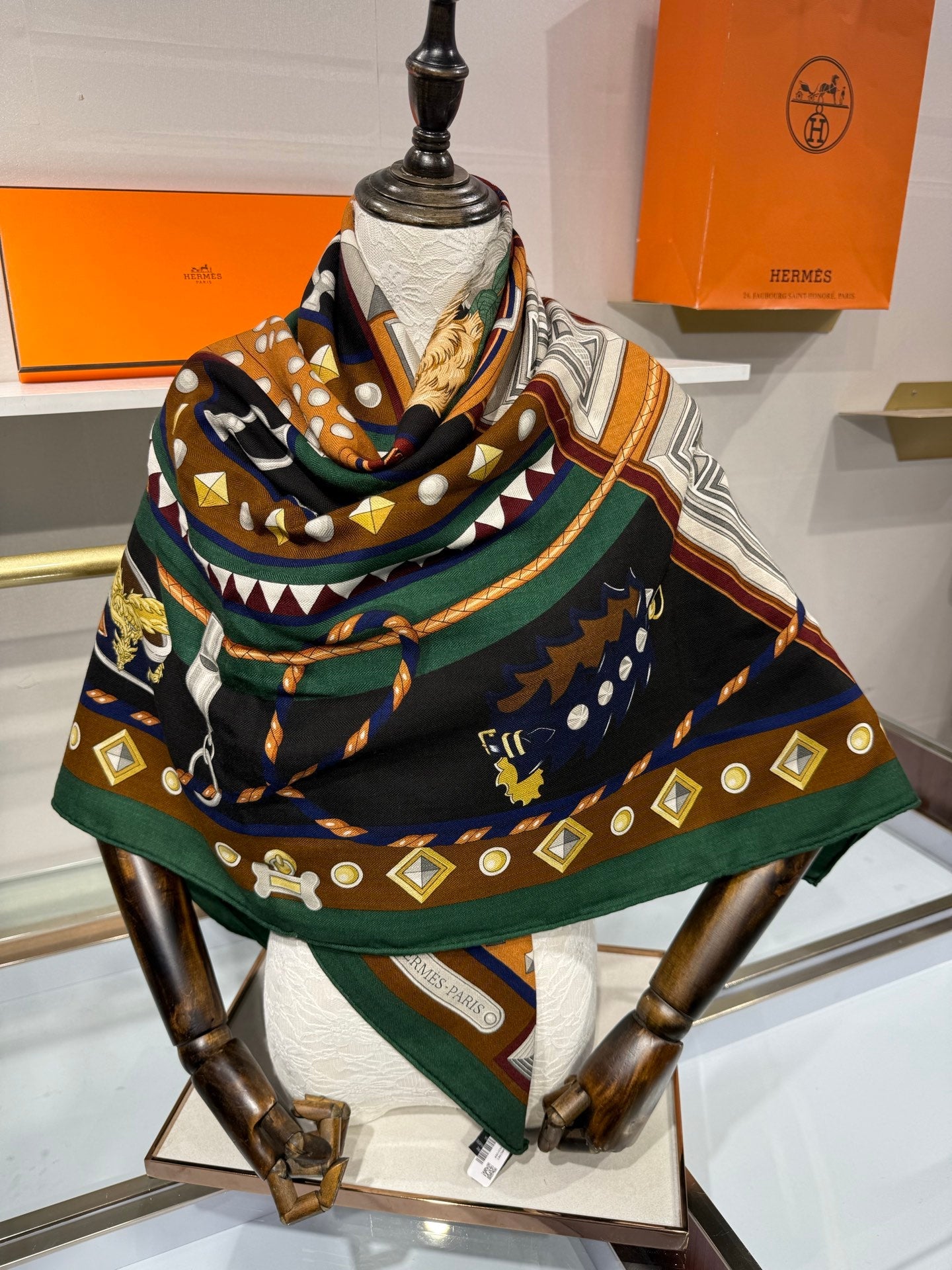 HM 26s 140x140cm Colliers et Laisses pour Chiens  Scarf Cashmere Silk 214202