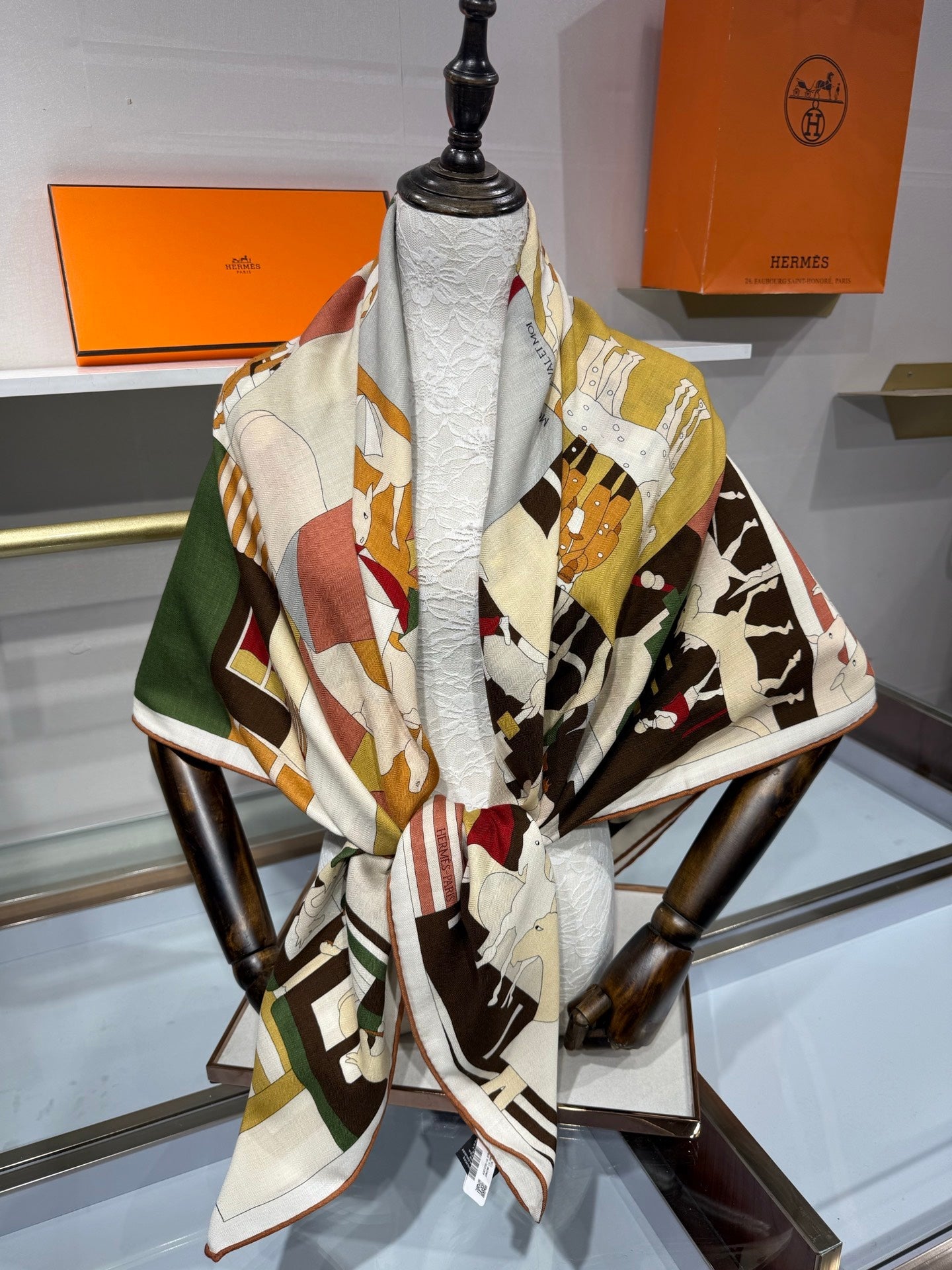 HM 26s 140x140cm Mon Cheval et Moi Scarf Cashmere Silk 214215
