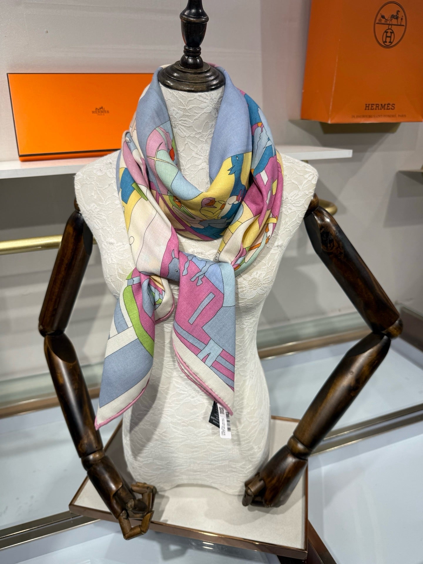 HM 26s 140x140cm Mon Cheval et Moi Scarf Cashmere Silk 214221