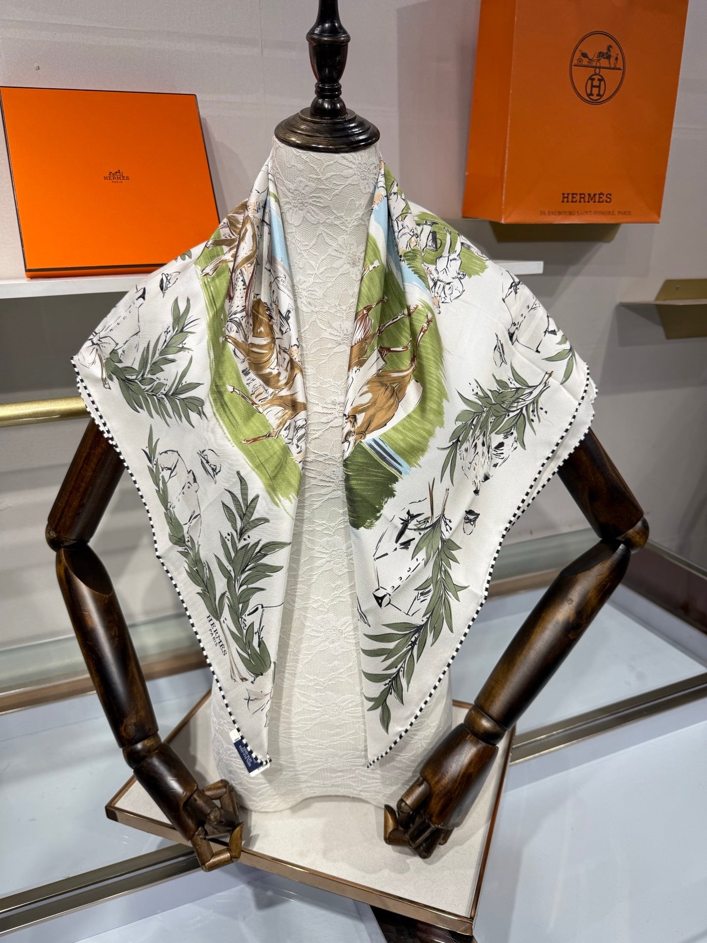 HM 26s Champ de Courses a Chantilly Scarf 90x90 Mulberry Silk 215595