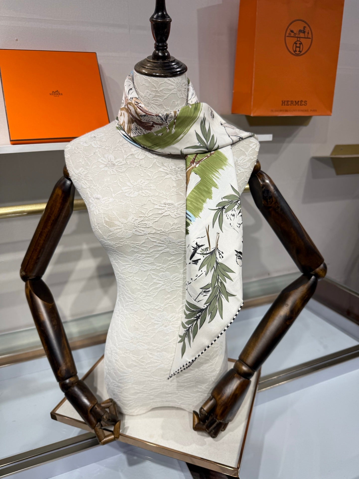 HM 26s Champ de Courses a Chantilly Scarf 90x90 Mulberry Silk 215595