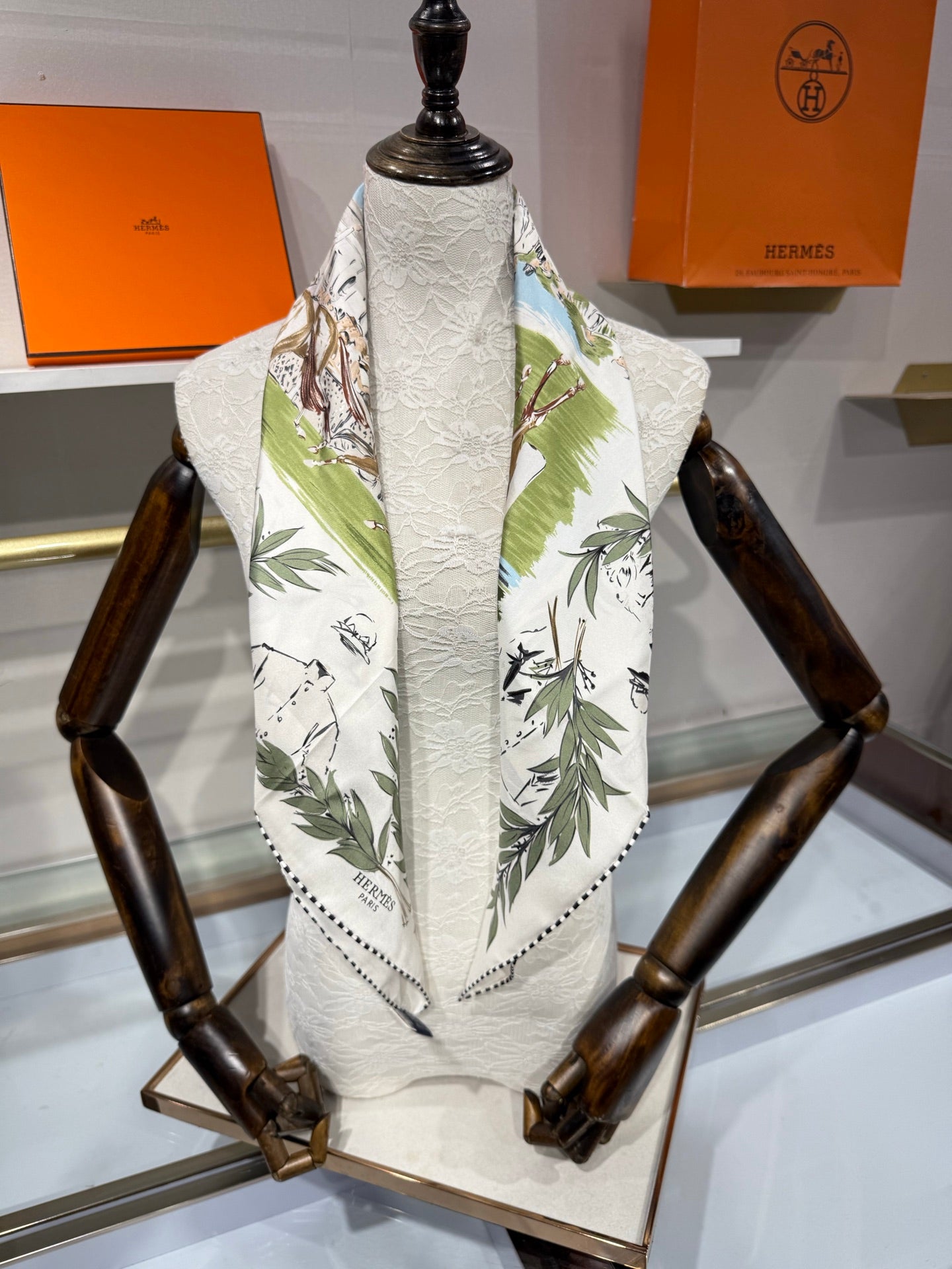 HM 26s Champ de Courses a Chantilly Scarf 90x90 Mulberry Silk 215595