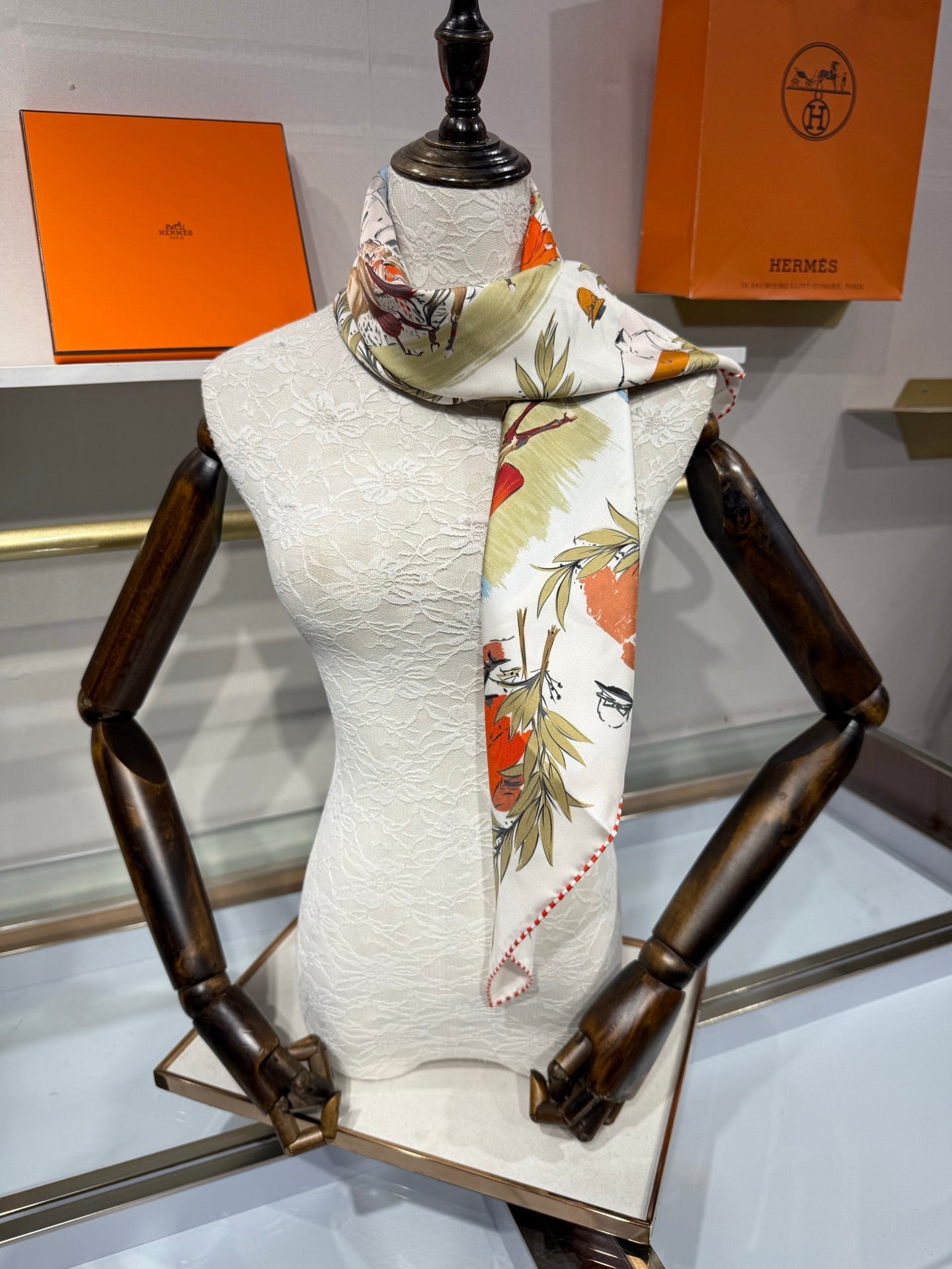 HM 26s Champ de Courses a Chantilly Scarf 90x90 Mulberry Silk 215599