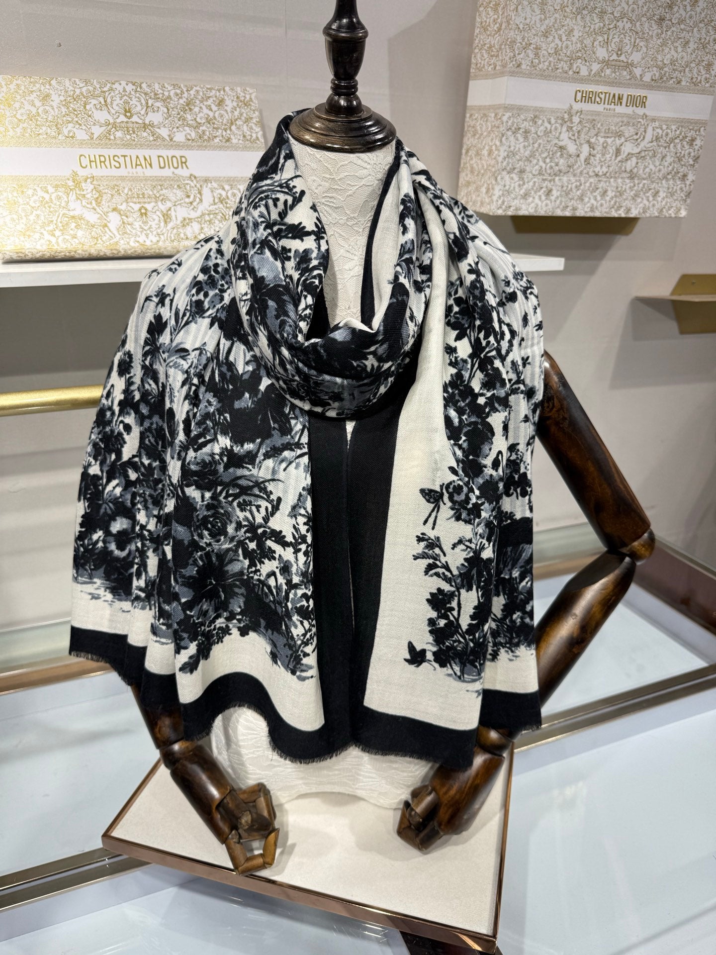 CD 26s Toile de Jouy Floral Garden Scarf 200*100cm Cashmere 215657