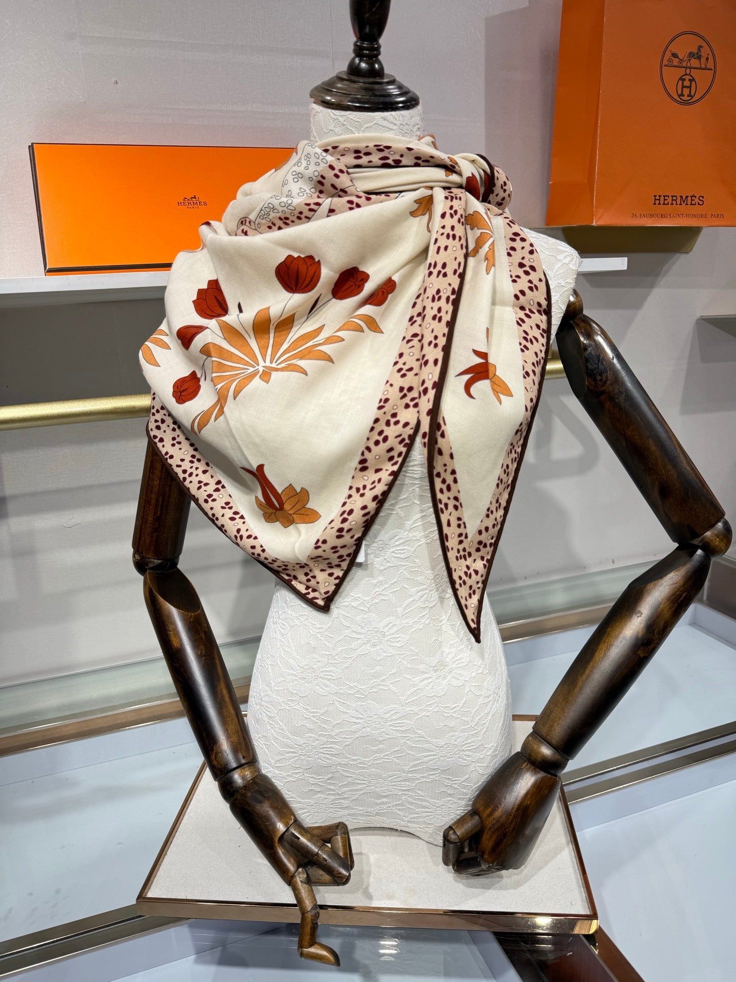 HM 26s Scarf 140 In Cashmere And Silk 216593