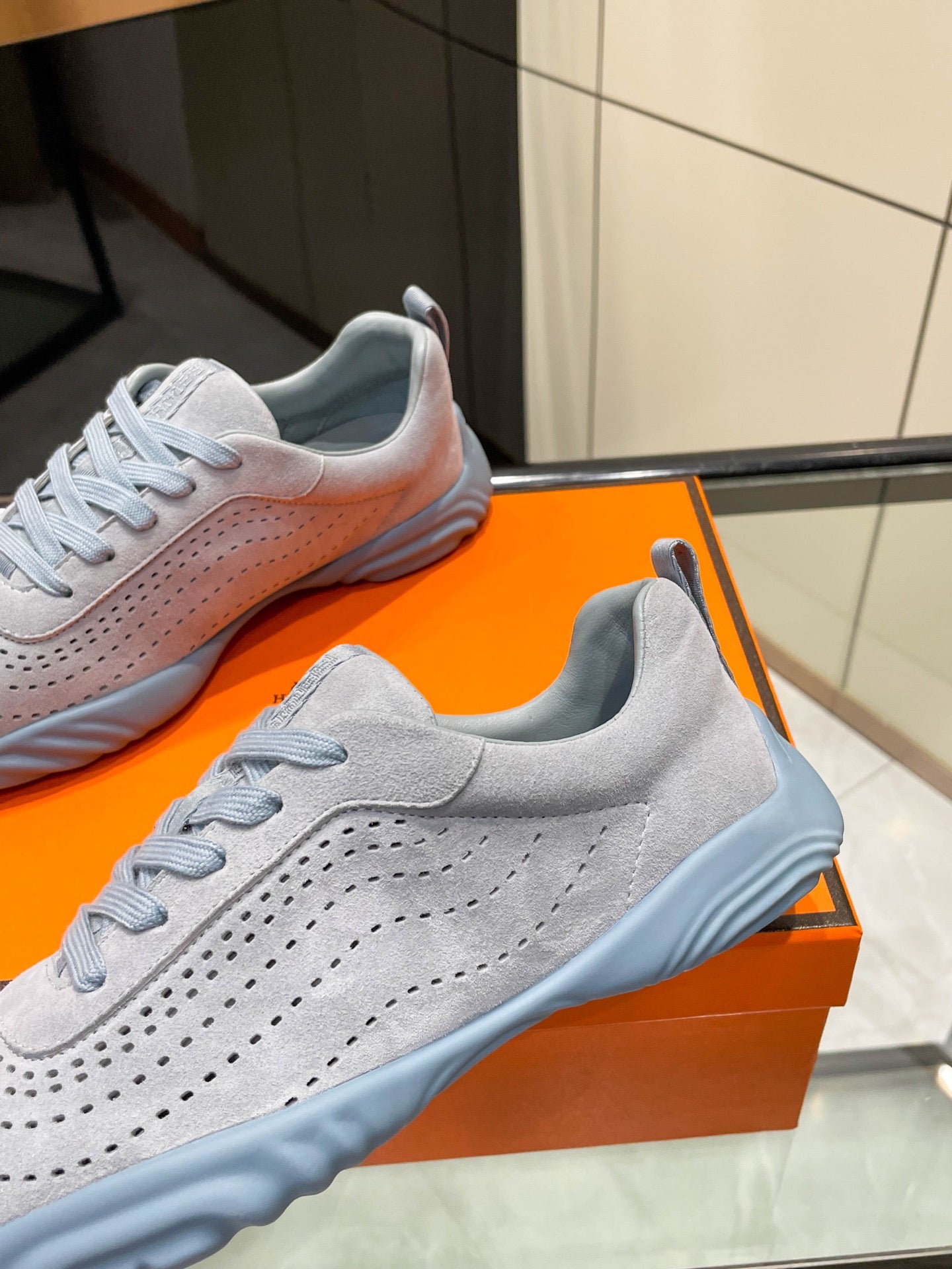 HM 26s Neon Sneaker Blue Suede 846400