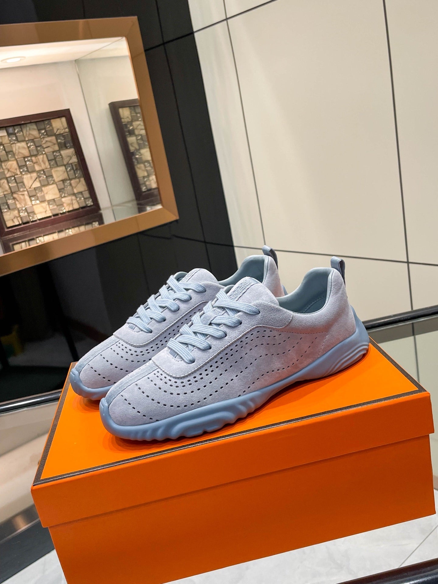 HM 26s Neon Sneaker Blue Suede 846400
