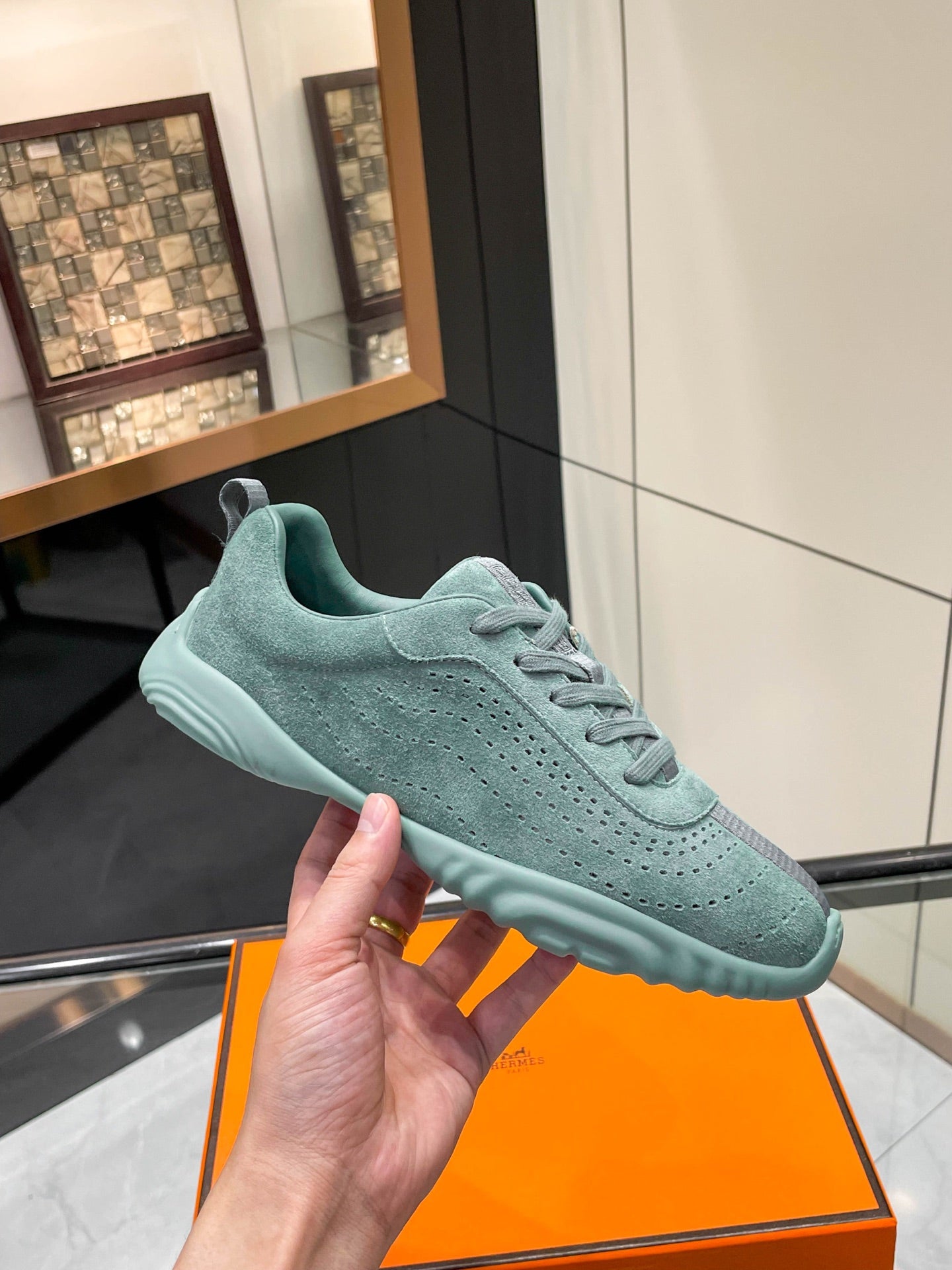 HM 26s Neon Sneaker Sage Green Suede 846401