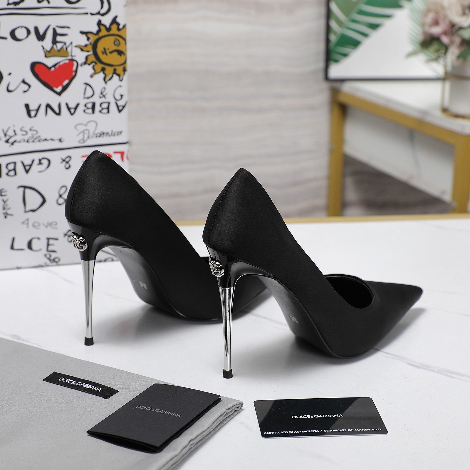DC Pointed Pumps Black Sheepskin 289694