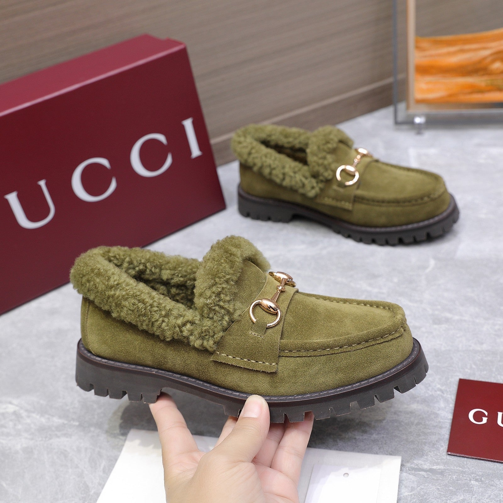 GG Women's Loafer Horsebit Olive Green Suede Shearing 547323