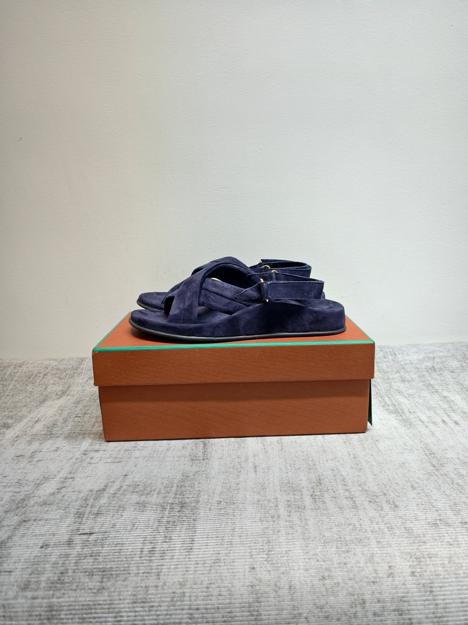 LP 26s Hector Sandal Dark Blue Suede 864860