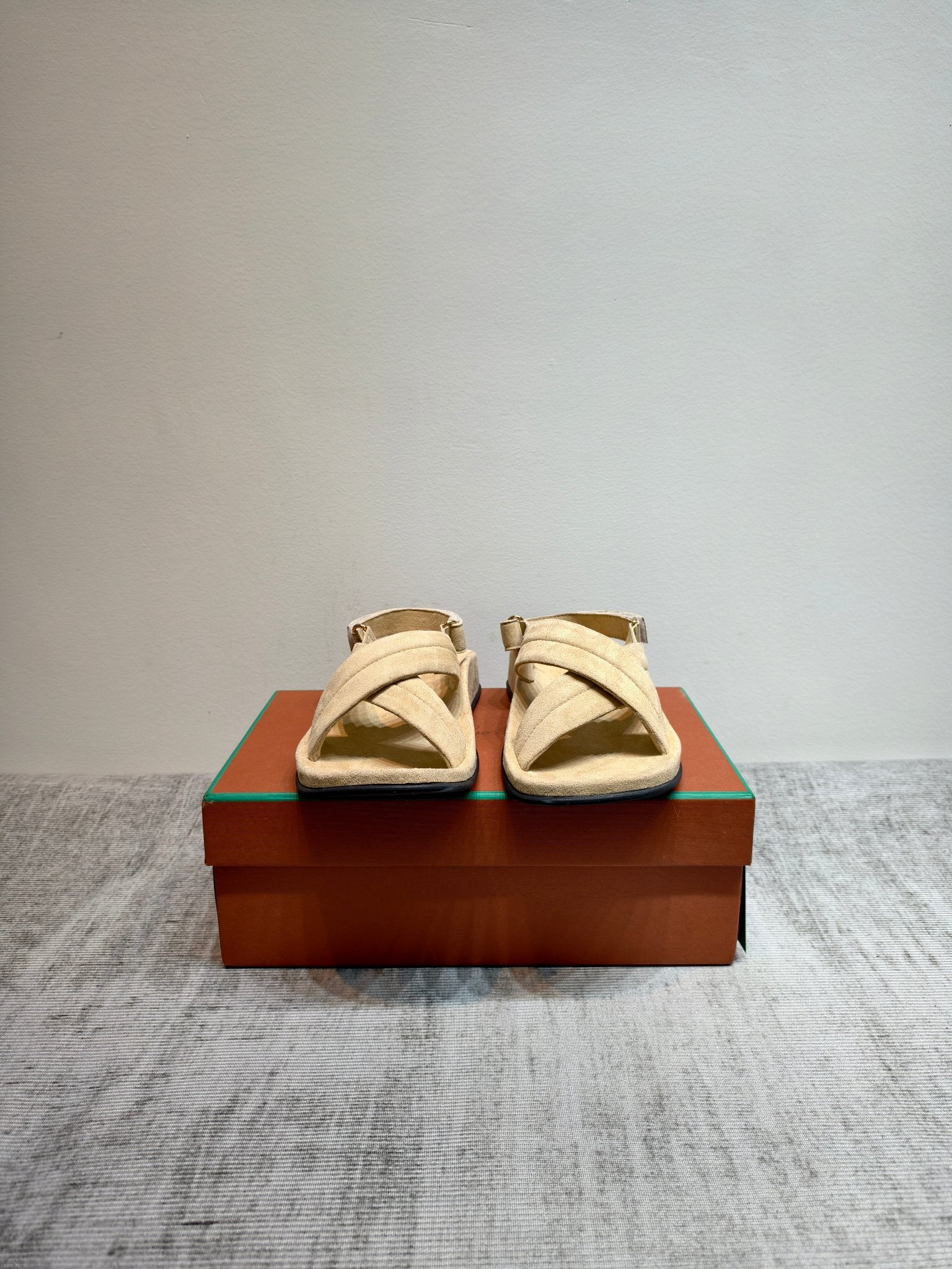 LP 26s Hector Sandal Khaki Suede 864861