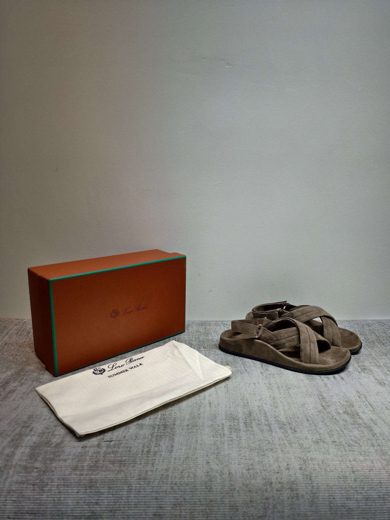 LP 26s Hector Sandal Taupe Suede 864862