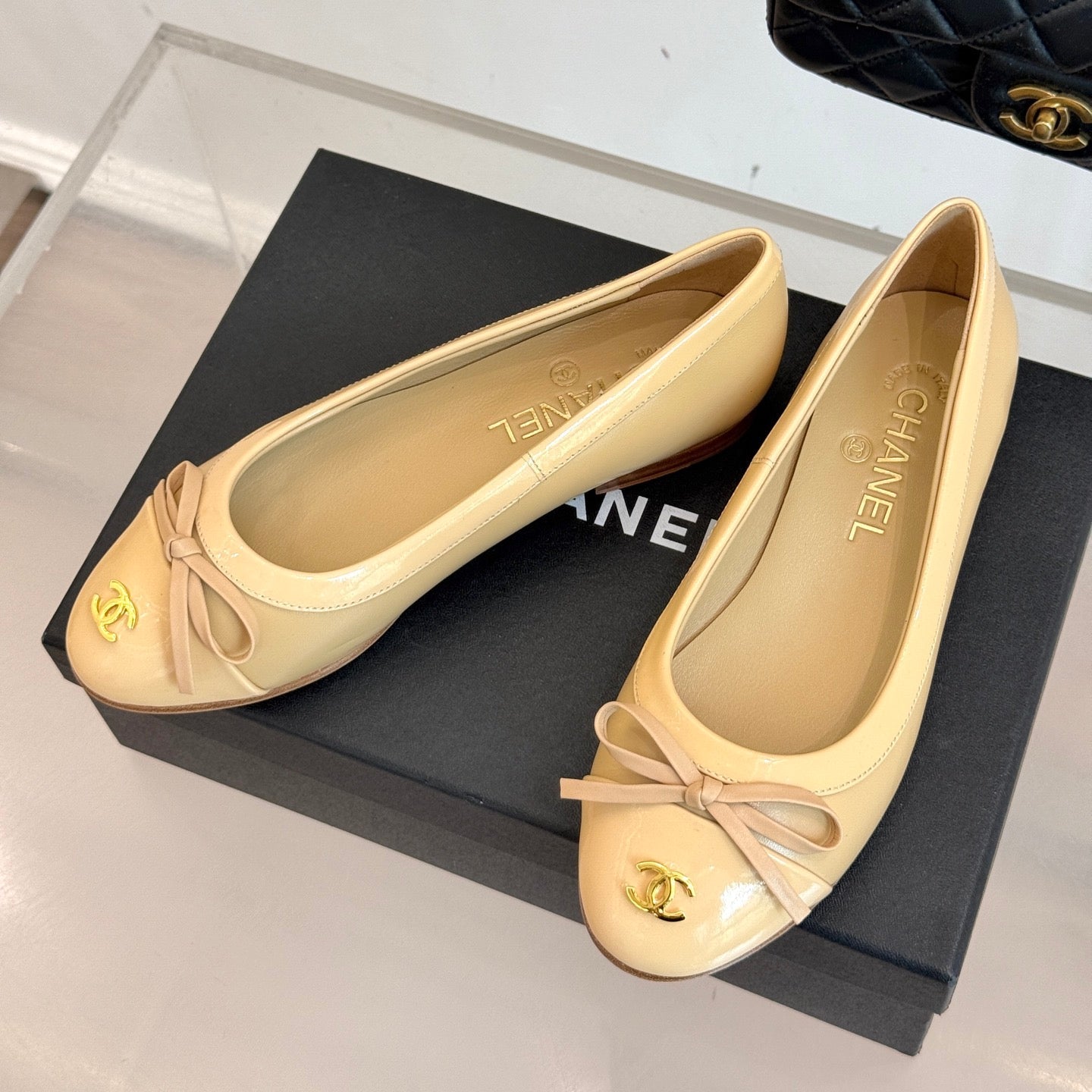 Chanel 25 Bowknot Ballet Flat Beige Sheepskin 473066