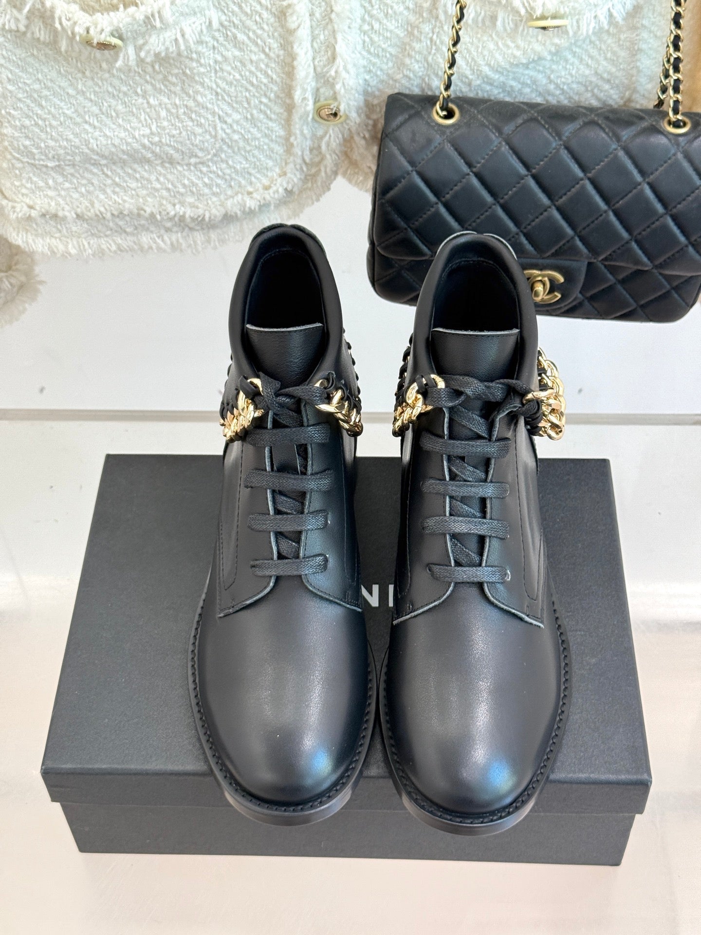 CC Classic Large Chain Martin Booots Black Sheepskin 404668