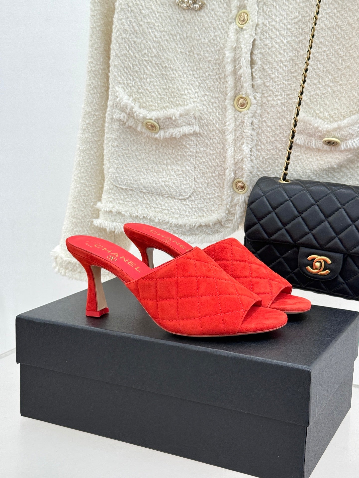 CC 26s High-Heeled Sandals Red Diamond-Patterned Suede 920296