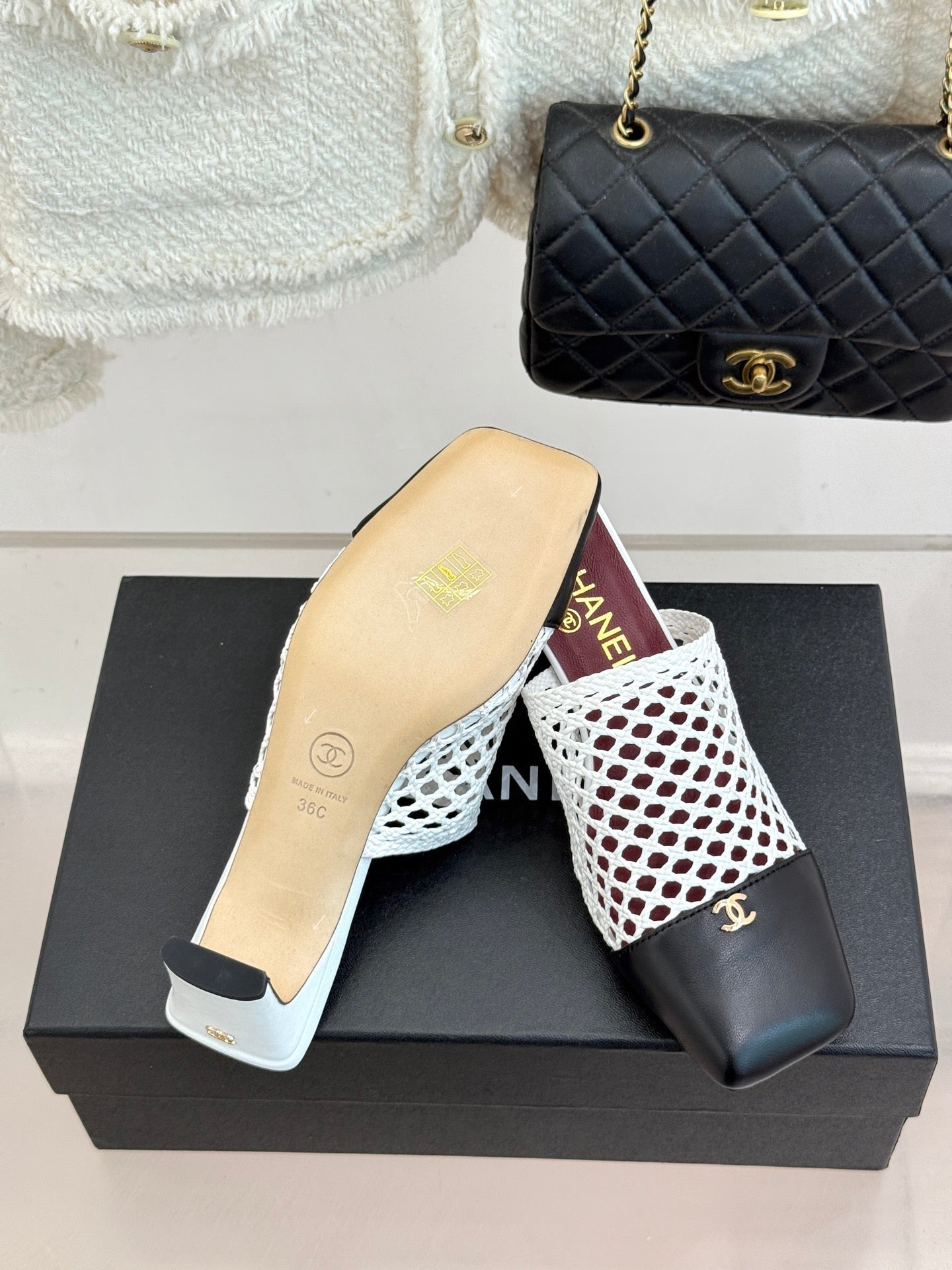 CC 26s Square-Toe Sandals Black White Distinct Woven 887976
