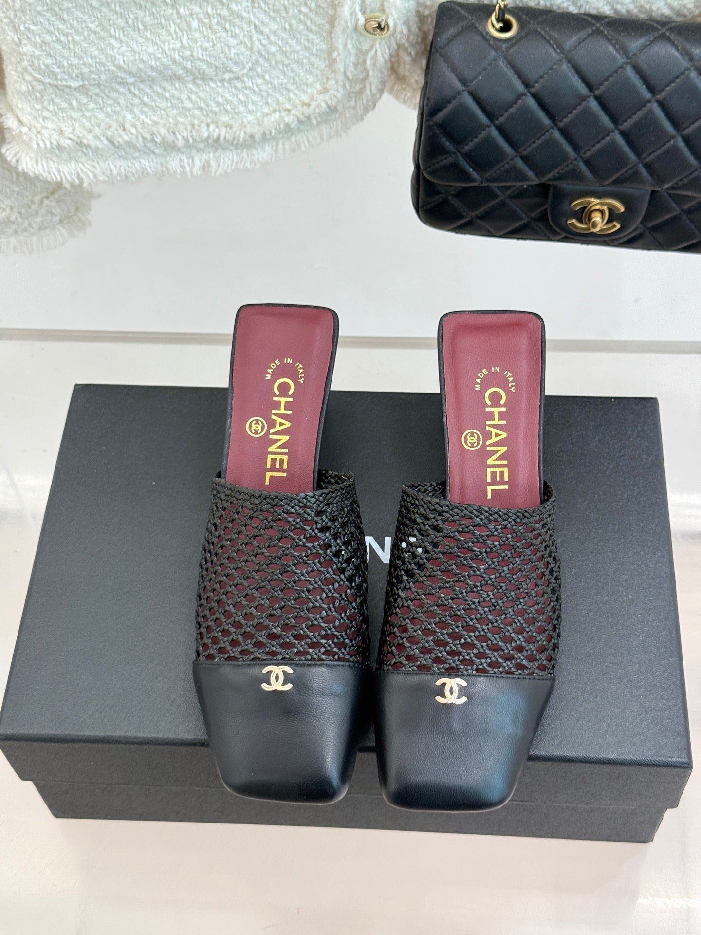 CC 26s Square-Toe Sandals Black Distinct Woven 887977
