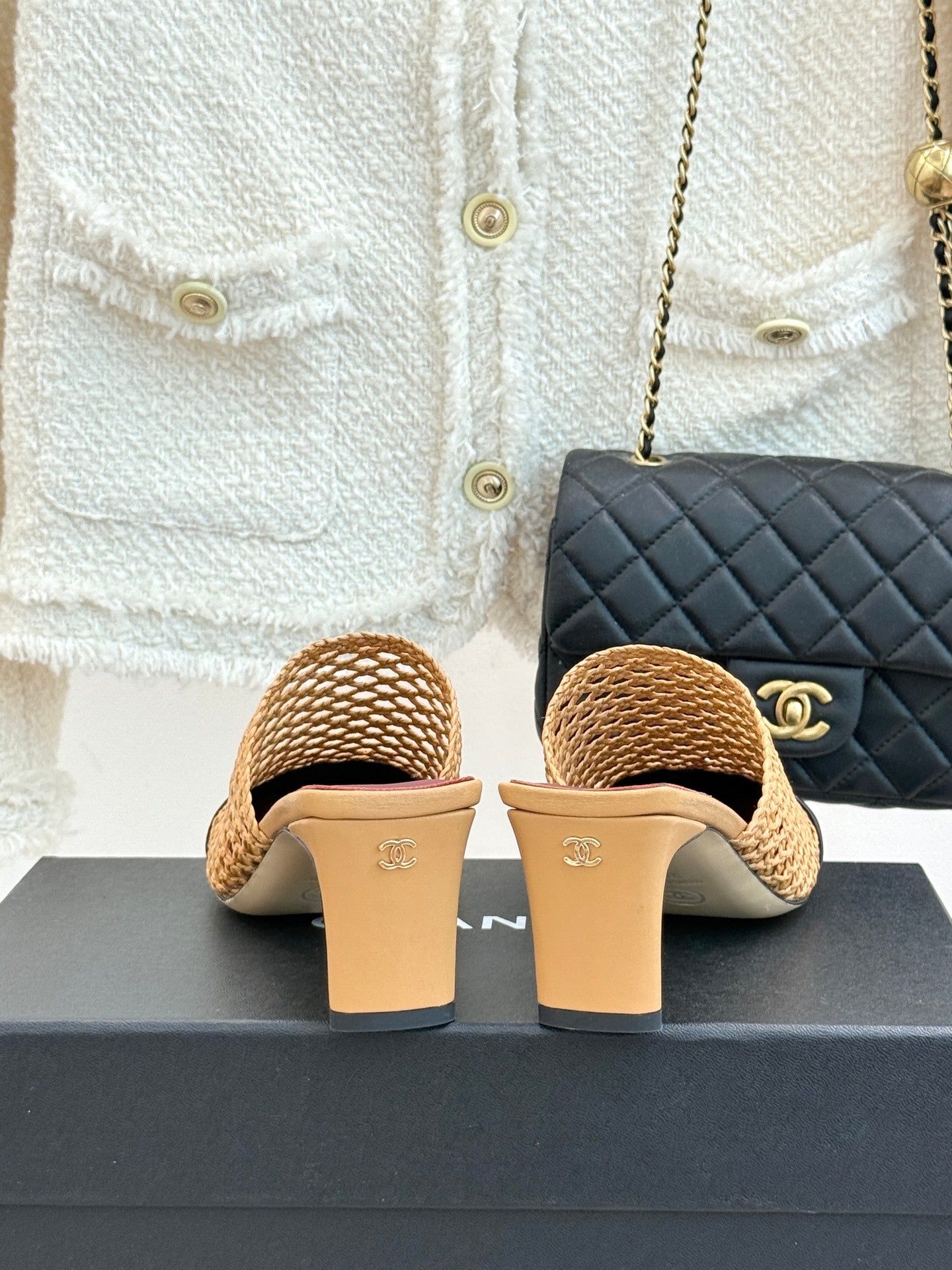 CC 26s Square-Toe Sandals Black Beige Distinct Woven 887979