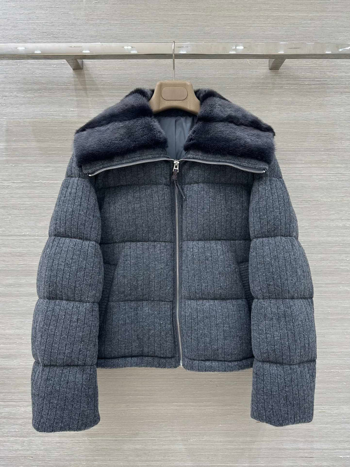 LP 26s Knit Puffer Jacket Dark Grey Fur Collar 427320