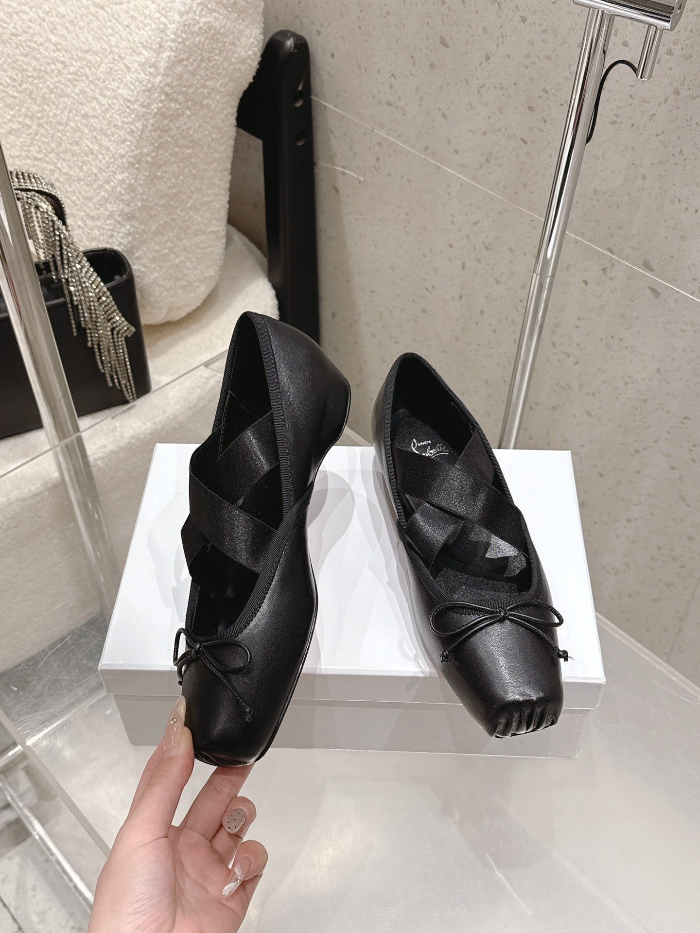 CL Ballet Butterfly Ballet Flats Black Leather 610807