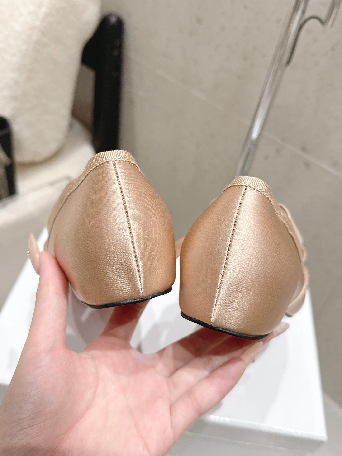 CL Ballet Butterfly Ballet Flats Beige Satin 610809