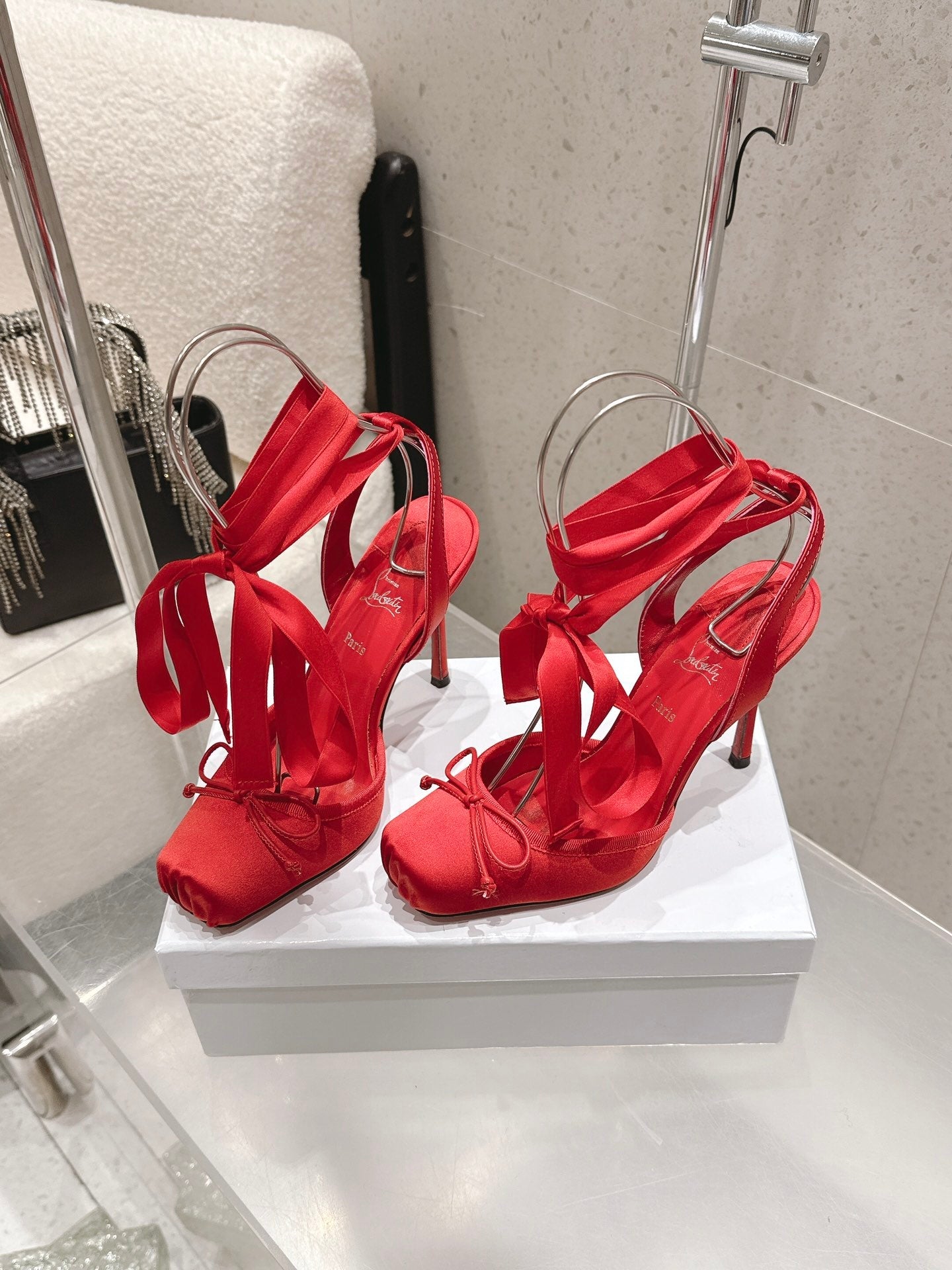 CL Cassia Lace Up Pumps  10.5 Red Satin 610816