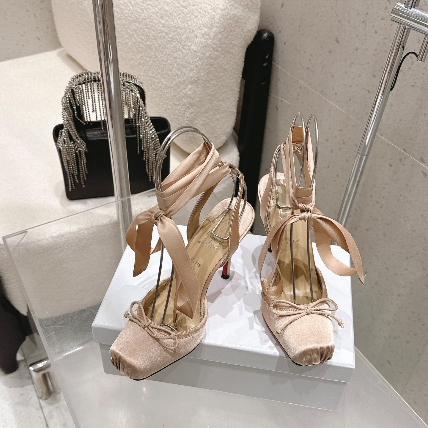 CL Cassia Lace Up Pumps  10.5 Beige Satin 610819