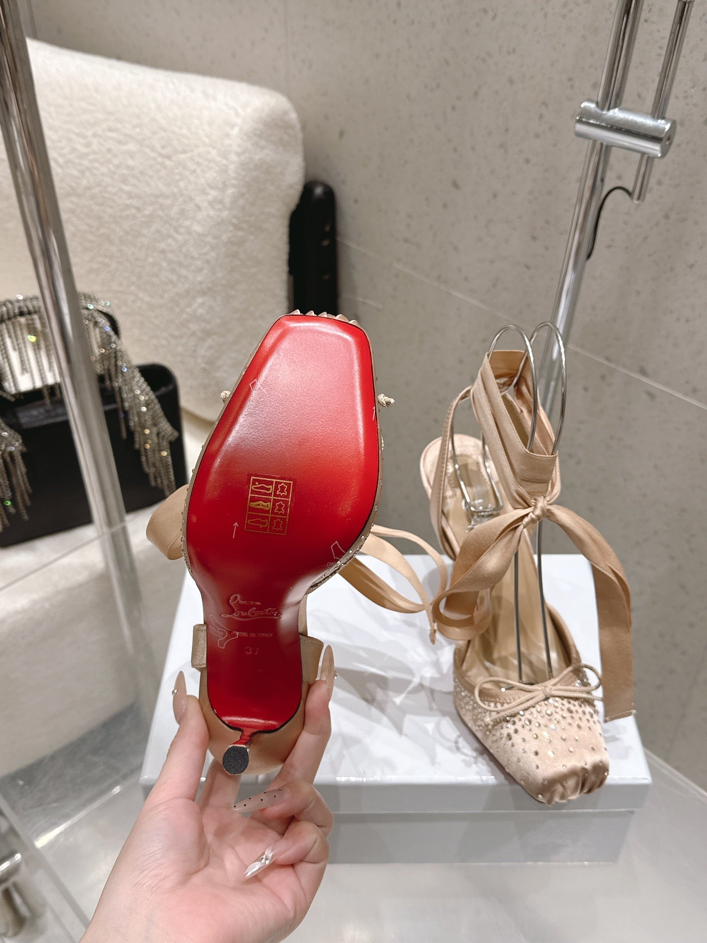 CL Cassia Lace Up Pumps Diamond-Embellished 10.5 Beige Satin 610821