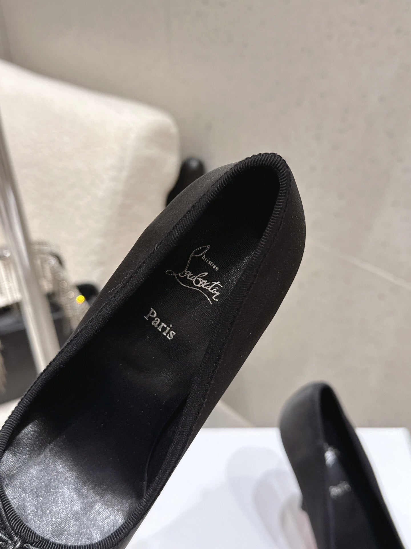 CL Cassia Nodo Pumps 10.5 Black Satin 610825