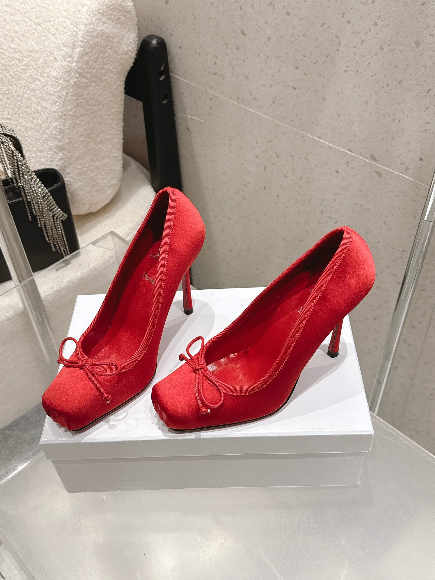 CL Cassia Nodo Pumps 10.5 Red Satin 610825