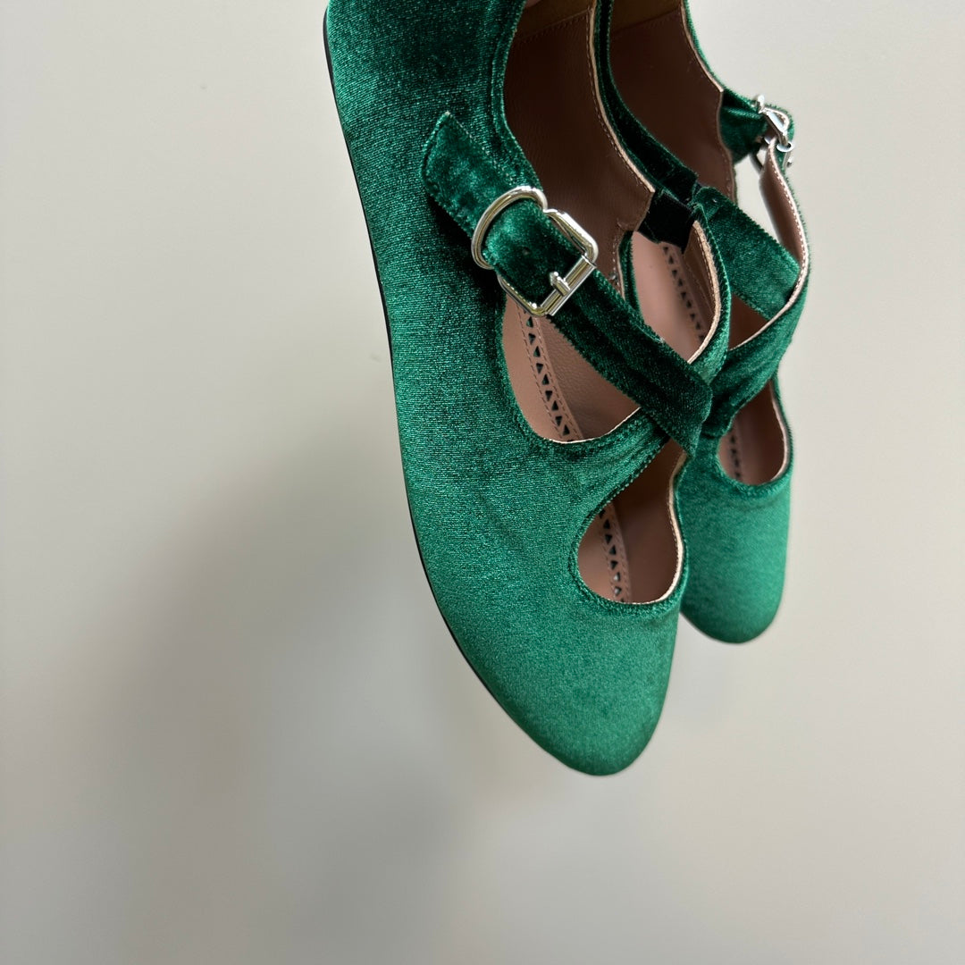 Alaila Criss Cross Ballet Flats In Dark Green Velvet 920787