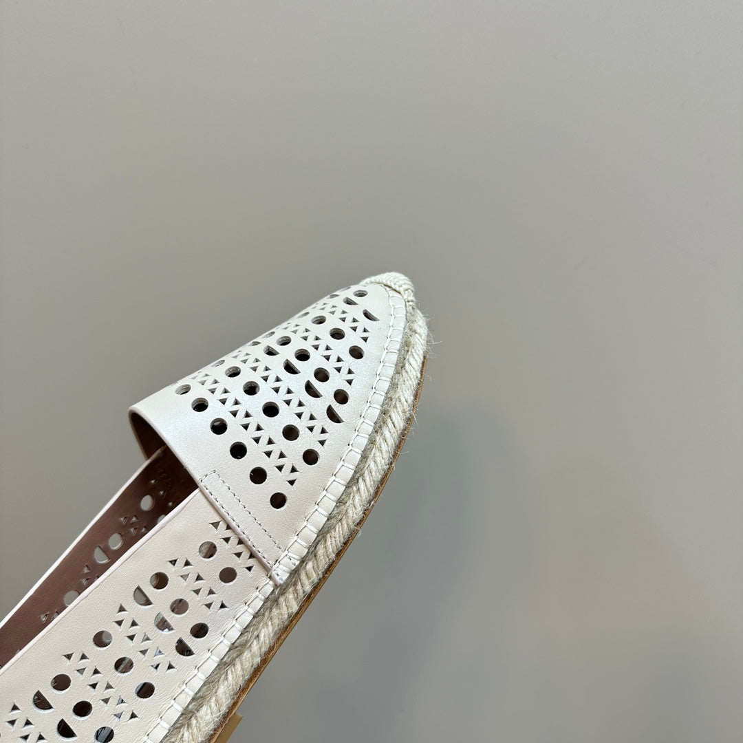 Alaila Vienne Espadrilles In Ivory White Cowhide 946256