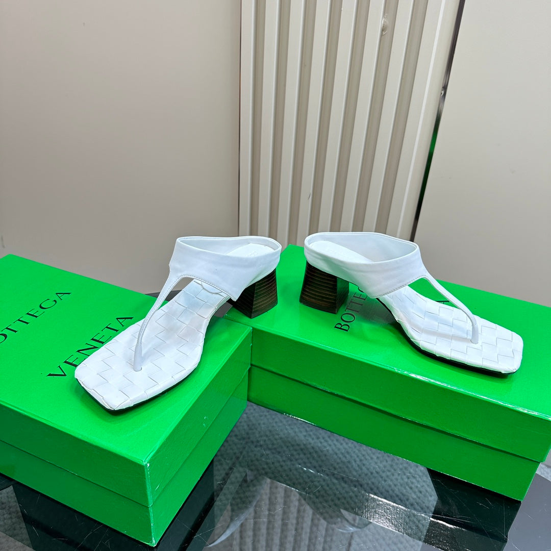 BV 26s Marella Thong 5.5cm White Intrecciato Leather