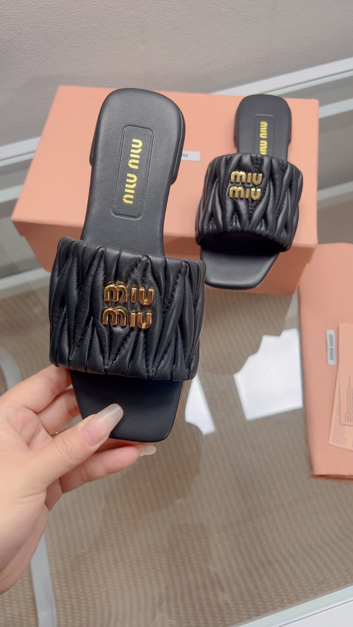 Miu Matelassé Slides Black Leather 739554