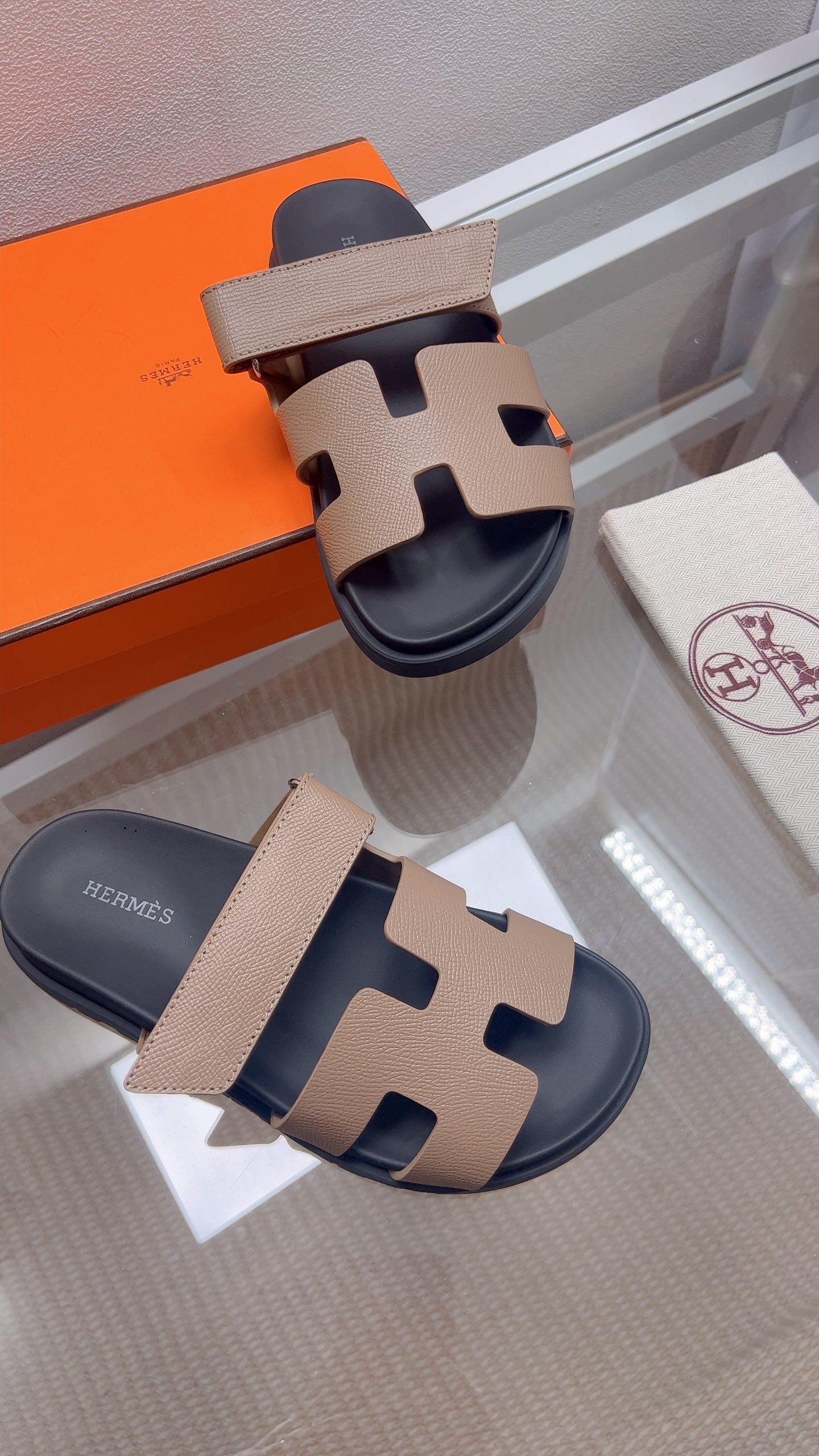 HM Chypre Sandal Taupe Espom Leather 827509