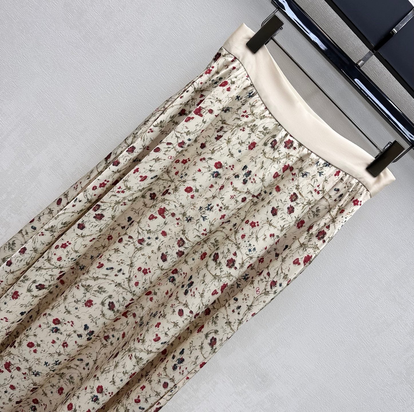 Valentino 26s Floral Midi Skirt Ivory Silk 363989