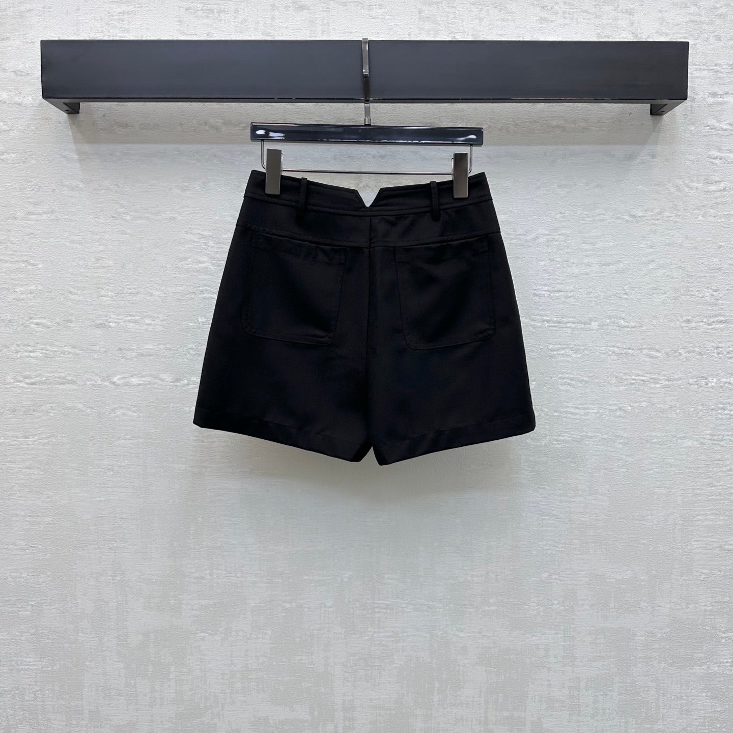 HM 26s Cropped Short Black Cotton 378810