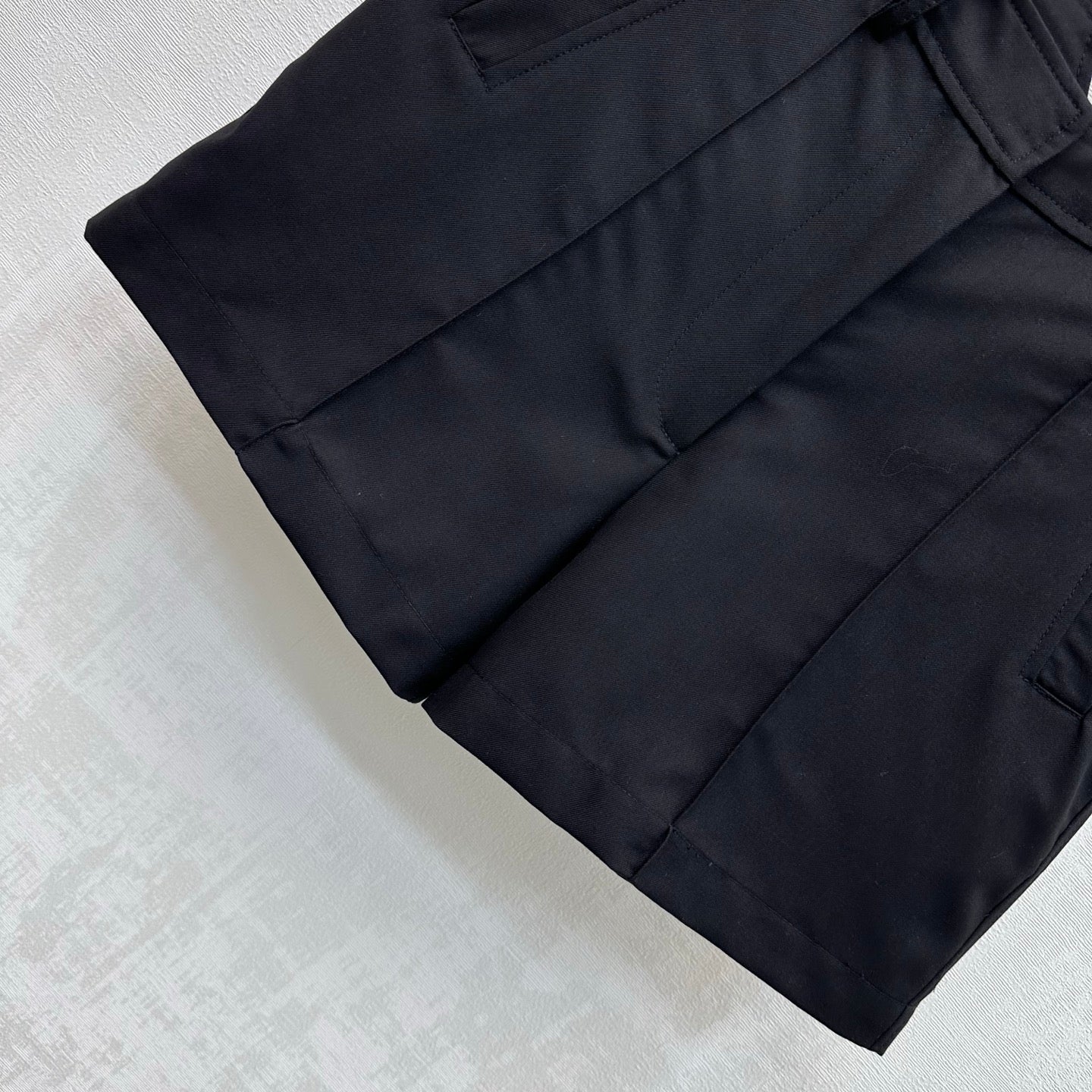 HM 26s Cropped Short Black Cotton 378810