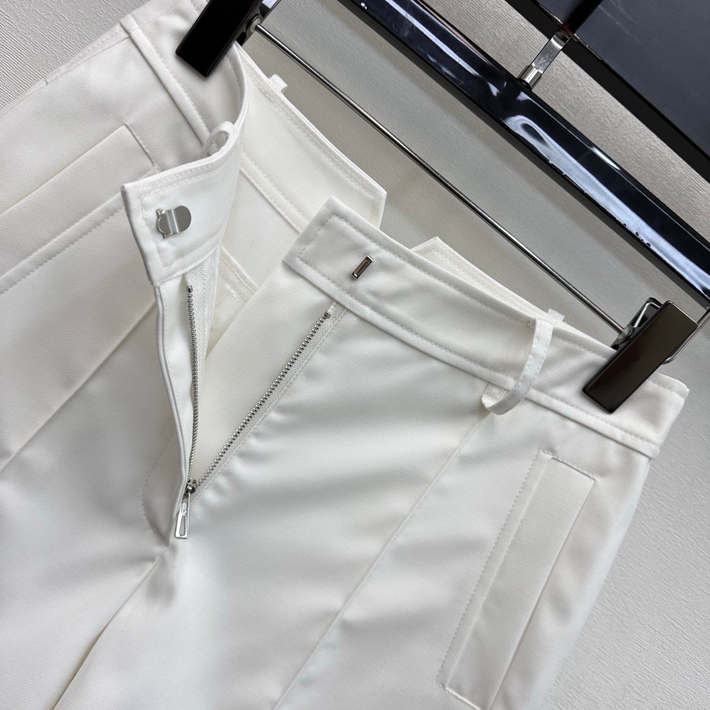 HM 26s Cropped Short White Cotton 378807