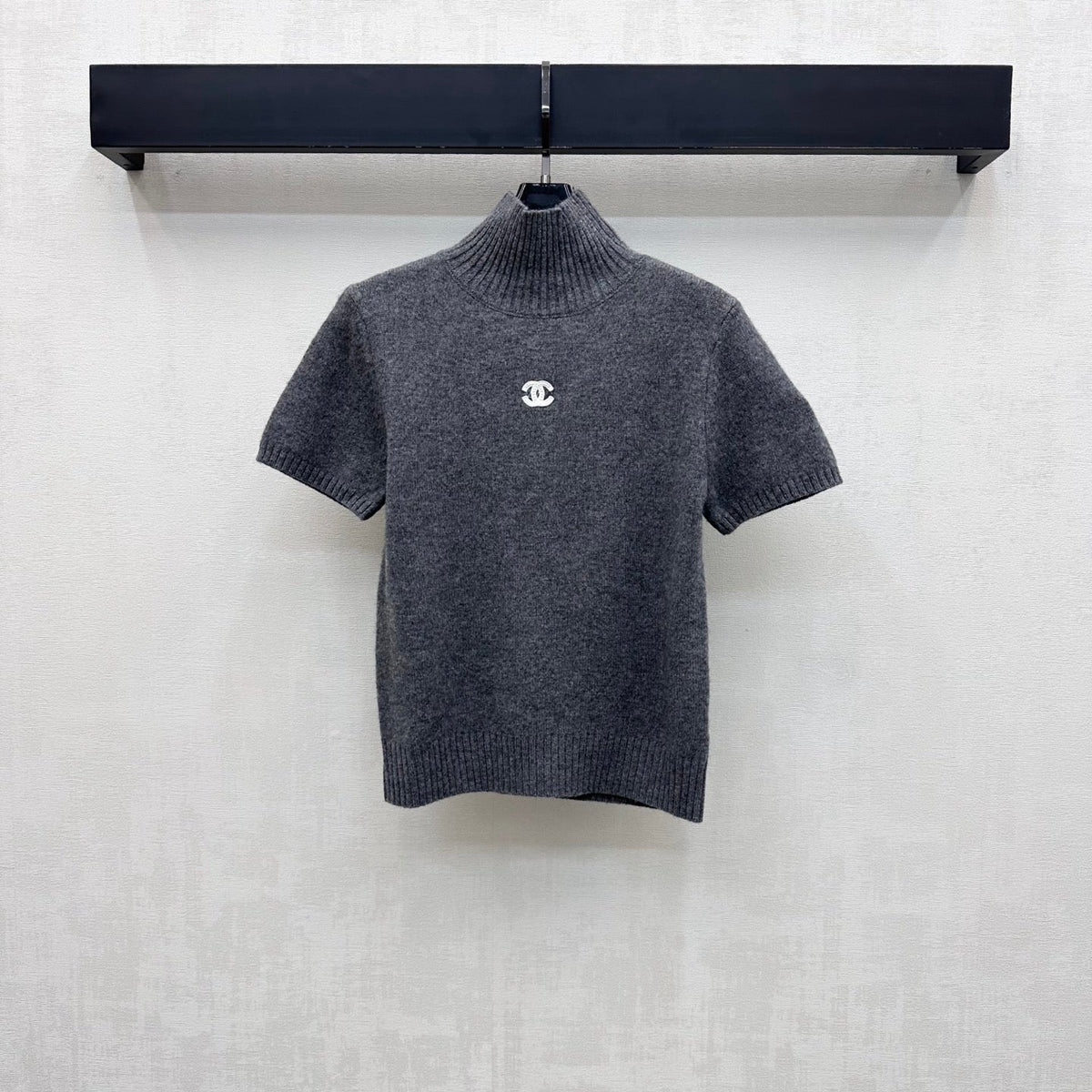 CC 26s Mock Neck Short Sleeve Knit Top Grey Wool Blend 434116