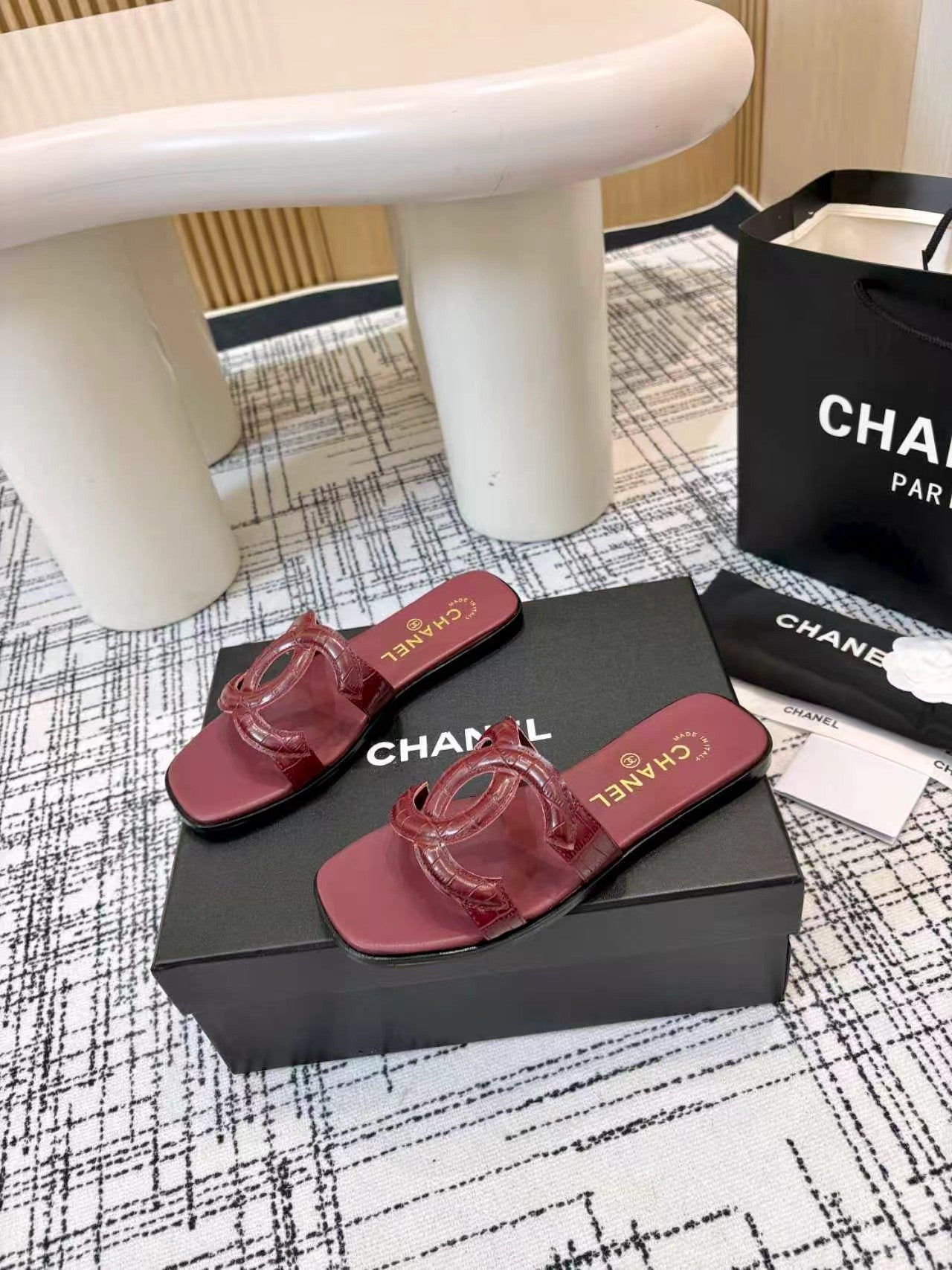 CC 26s Open-toe Sandal Burgundy Glossy Sheepskin 681938