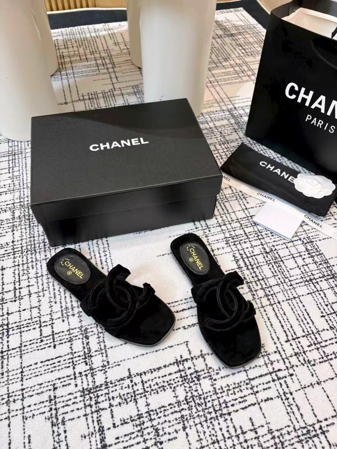 CC 26s Open-toe Sandal Black Suede 681942